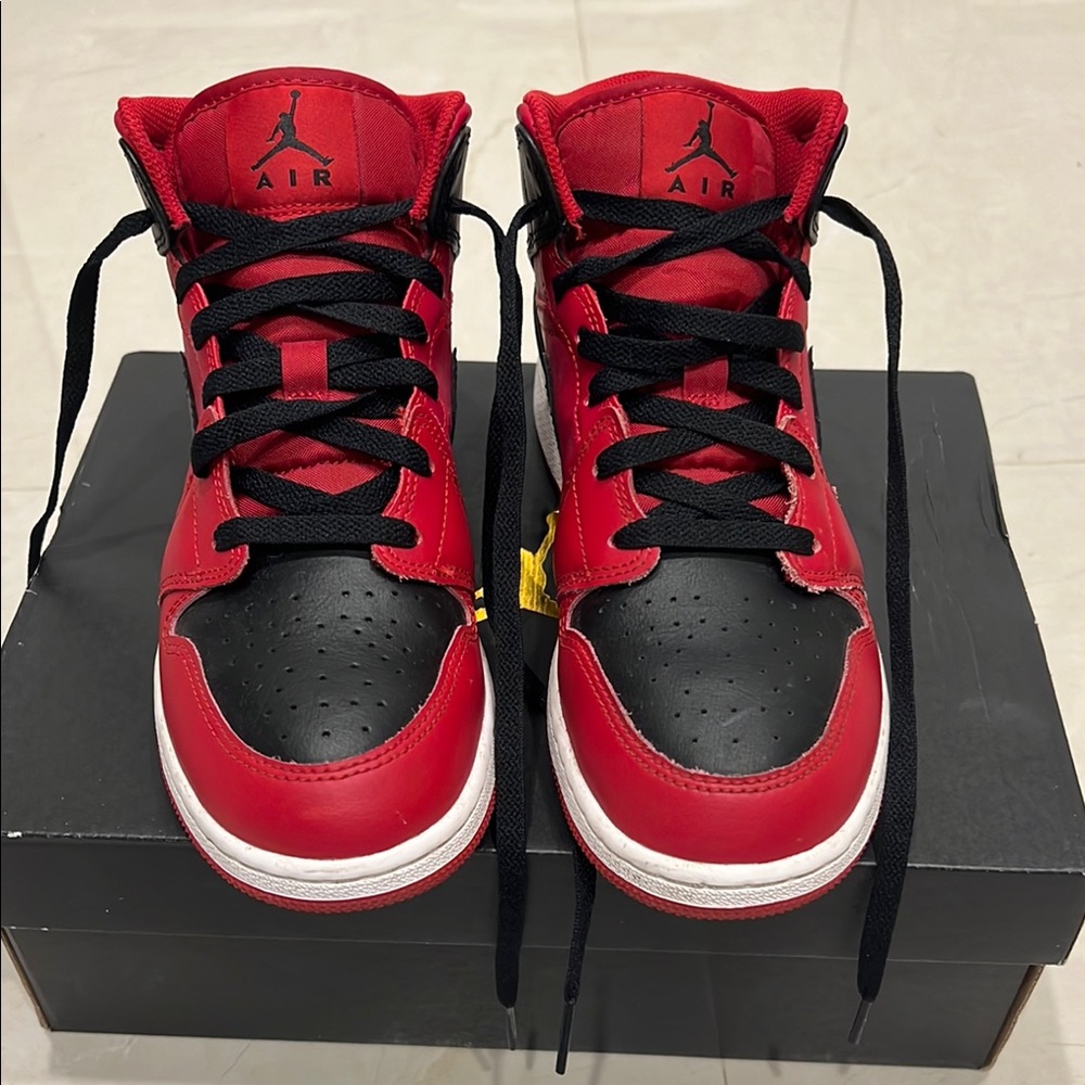 Nike Air Jordan 1 MID (GS) Kid ☑️
